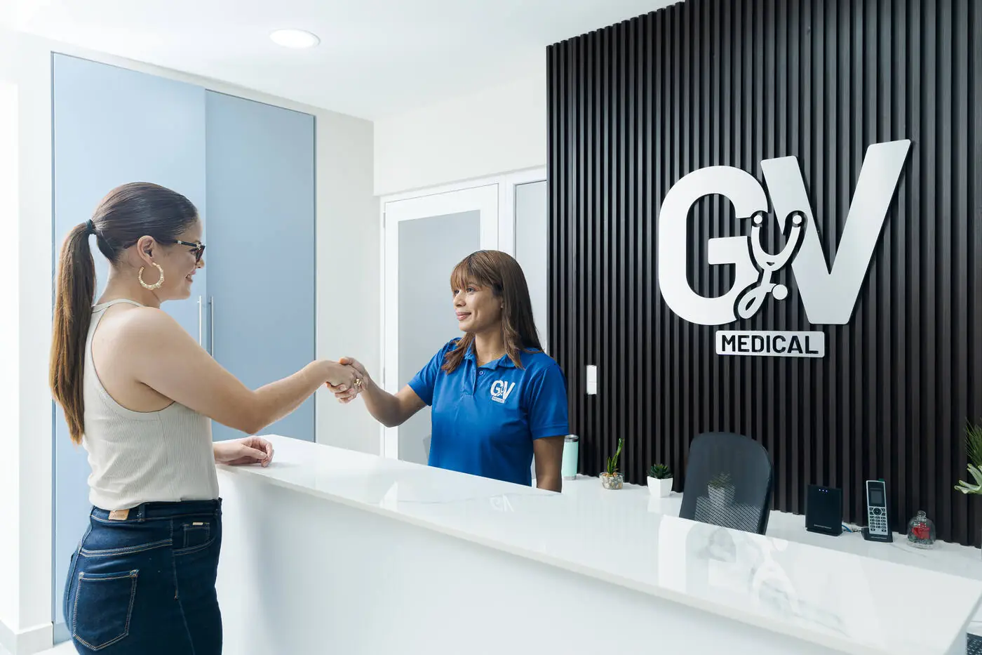 Reception and waiting room at GyV Medical, Torre Mediplaza